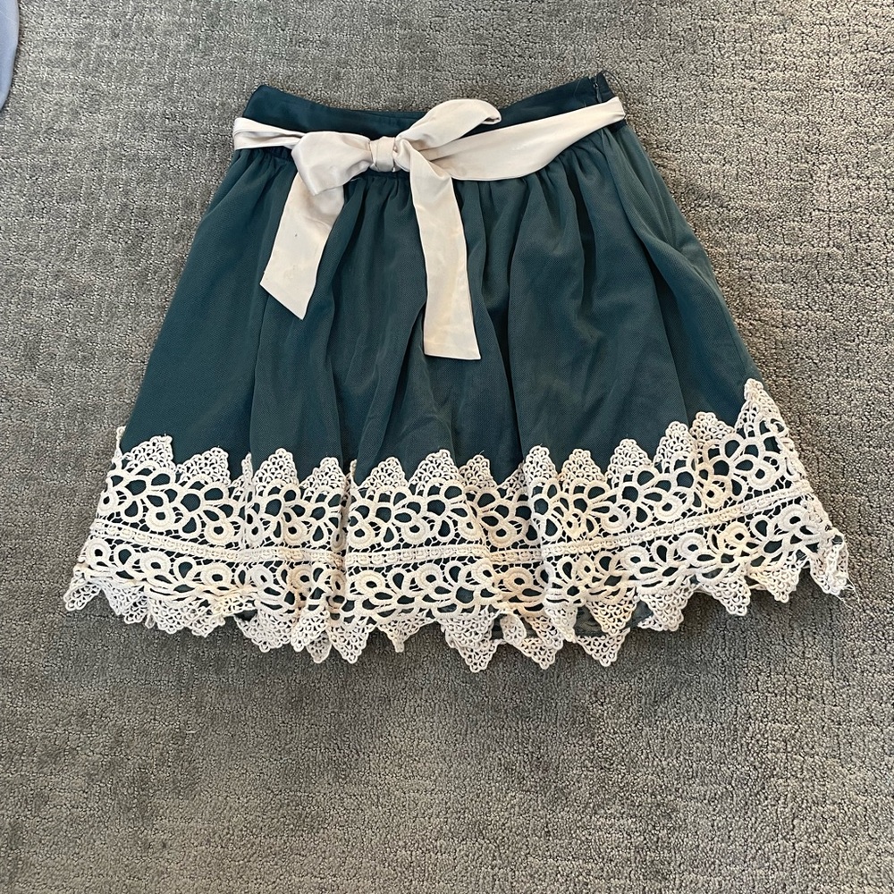 Darling Mod Cloth evergreen lace skirt